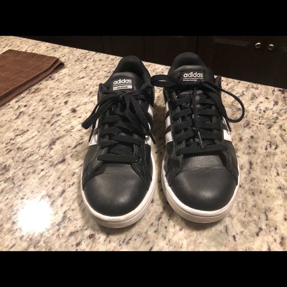 Low cut adidas
